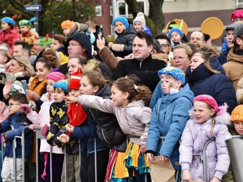 Zie ginds komt de stoomboot